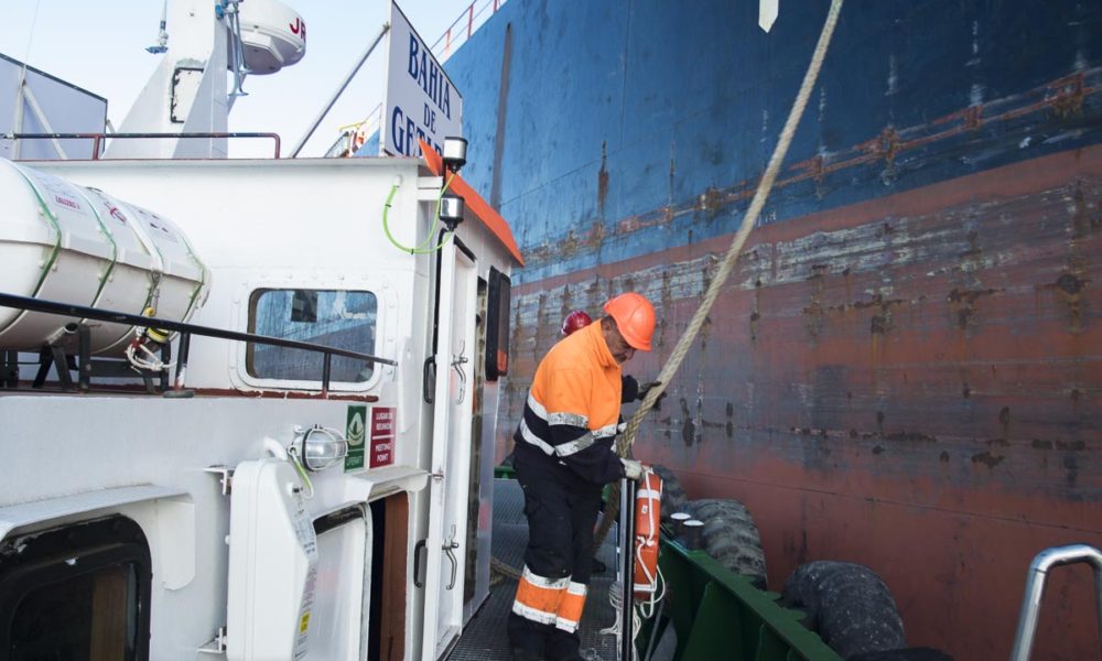 Barco Bahía de Getares